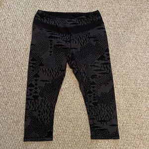 Lucy leggings 20” inseam Size L very comfy some wear on legs
